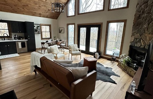 Walnut Mountain Cabin | Escape to Paradise at Cabana Dreams - Your Ultimate Vacation Retreat!