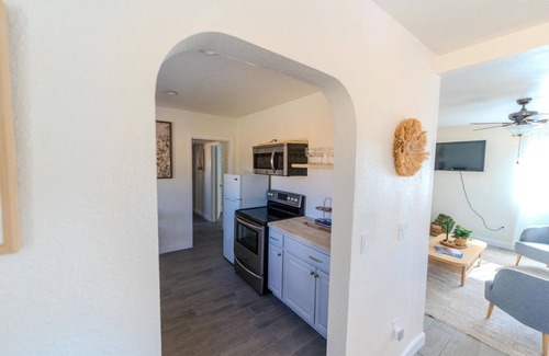 Downtown Phoenix House | Escape to Phoenix: Stylish 2BR w/Parking + Laundry