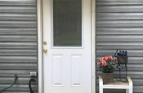 Athens Apartment | Escape to Pond Creek north of Athens