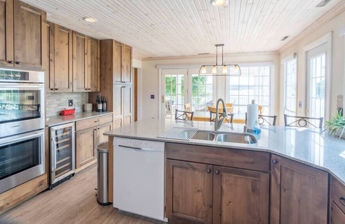 Roach Villa | Escape to Tall Timbers Luxury Getaway