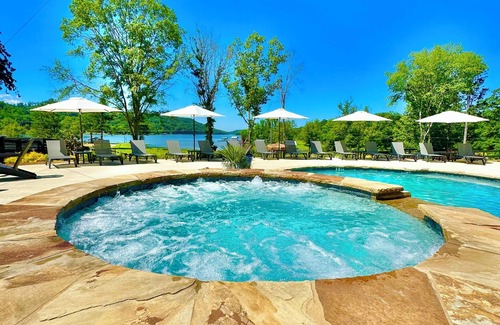 Cedar Bluff Cottage | Escape to the 1930's Bungalow "Imperfect Perfection" - Pool, Kayaks, HotTub!