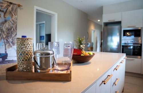 Pointe D'esny Apartment | Escape to the Beach - with Ménage Quotidien