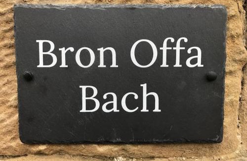Coedpoeth Apartment | Escape To The Country @ Bron Offa Bach