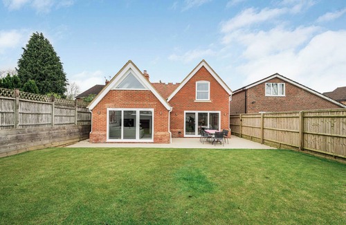 Maidensgrove House | Escape to the country with us - Near Henley on Thames.
