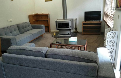 Monbulk Apartment | Escape to the picturesque hills but still close to amenities set on over 7 acres