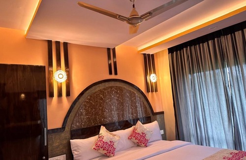 Elappara Resort | Escape to Vagamon Bliss: Luxury Pool Resort Amidst Nature's Serenity