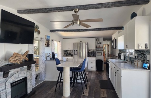 Crystal River Cottage | Escape to your cozy waterfront 2-bedroom cottage, kayaks & canoes included!