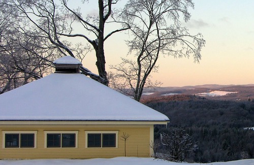 Lyndon Center Cottage | Escape to your cozy 1-bedroom cottage near Kingdom Trails