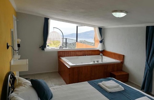 Kalkan Apartment | Esinti Apart Kalkan’da deniz ve doğa manzaralı