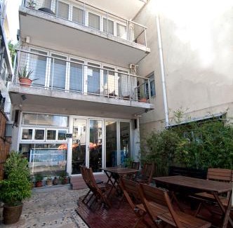 Islands District Bed & Breakfast | Espace Elastique B&B with contactless check-in