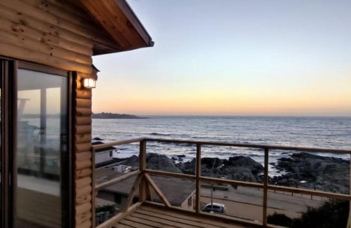 El Quisco House | Espectacular cabaña Las Rocas de Algarrobo - El Quisco Norte Vista a la rompiente de la ola