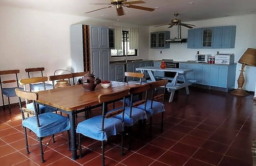 Manzano House | Espectacular Casa a Orillas del Lago Rapel