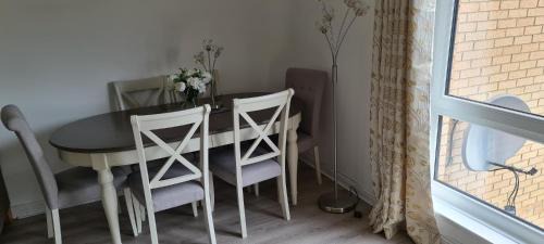 Paisley Apartment | Espedair Apartment