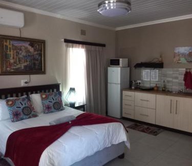 Upington House | Esperance Guesthouse
