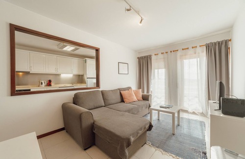 Espinho Apartment | ESPINHO MODERN 3 BEDROOM APARTMENT by VACATIONY