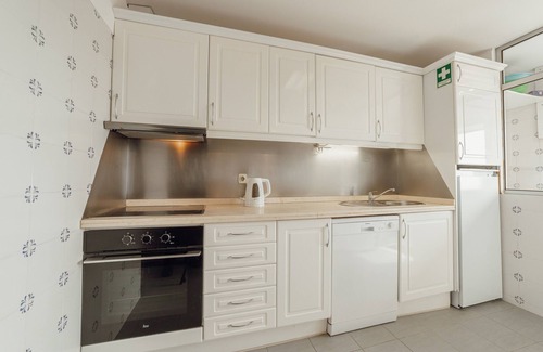 Espinho Apartment | ESPINHO MODERN 3 BEDROOM APARTMENT by VACATIONY