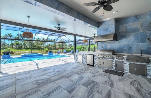 Naples House | Esplanade by the Islands