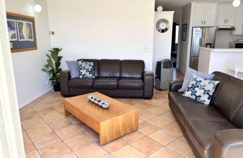 Torquay Apartment | Esplanade Elegance: 2 BR, 1 BA Apartment in Torquay, Sleeps 5