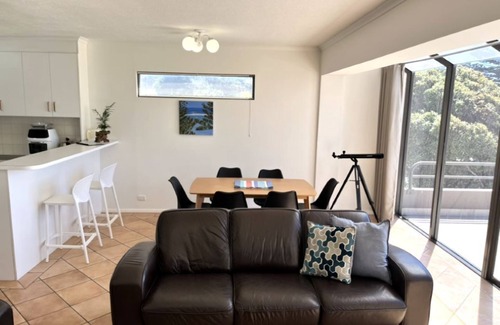 Torquay Apartment | Esplanade Elegance: 2 BR, 1 BA Apartment in Torquay, Sleeps 5