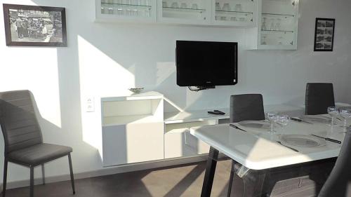 Le Treport Apartment | ESPLANADE FRONT DE MER 109 1er Etage Lit fait wifi Taxe de Séjour incluse