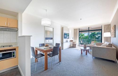 Darwin City Centre Apartment | Esplanade Oasis across Two Contemporary Apartments