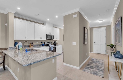 Sarasota Condo | Esplanade Resort Condo w/Pool, Bar & Garage