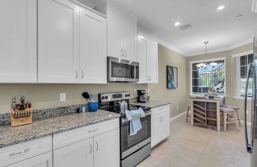 Sarasota Condo | Esplanade Resort Condo w/Pool, Bar & Garage
