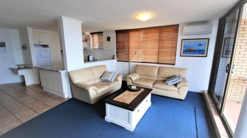 Caloundra Apartment | Esplanade View Unit 3 Wollombi