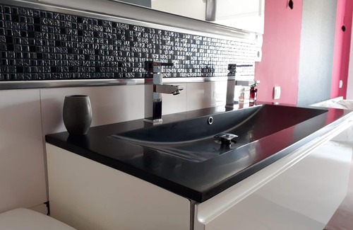 Mauguio House | "Esprit Loft 34" 20 mm from the beach/whirlpool bath for 2 people