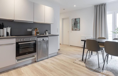 Stadtkern Apartment | Essen Kibbelstr | Suite XL + Sofa Bed (LT)