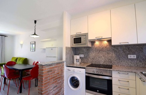 Torroella de Montgri House | Estartit Beachfront Holiday Home