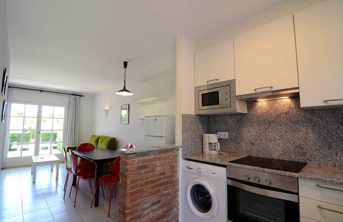 Torroella de Montgri House | Estartit Beachfront Holiday Home