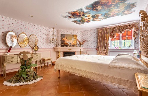 Calhandriz Bed & Breakfast | Estate "Quinta do Monte das Abelhas" Themed bed and breakfast near Lisbon