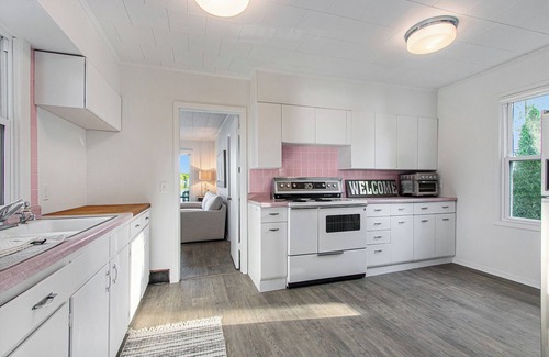 Paw Paw Lake House | Esther House - Beautiful, Newly Renovated Lakehouse on Paw Paw Lake