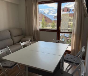 Formigal Apartment | Estudio con increíbles vistas a la montaña en el centro de Formigal - Esquía sin llaves