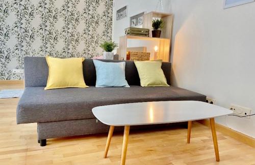 El Molinillo Apartment | Estudio con parking centro de Málaga by Grupo BMorales