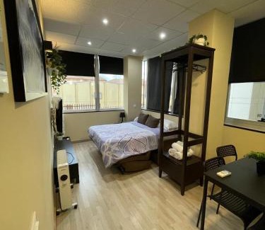 Parla Apartment | Estudios 85 - Cerca de Madrid, Toledo y Parque Warner