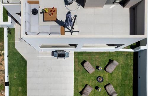 Kamisiana Villa | Ethernal Luxury Maisonnette-Next to the sea