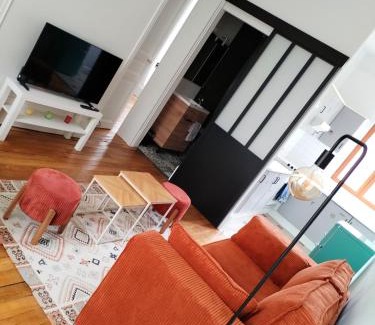 Faubourg-Raines Apartment | Etoile 21 - Dazzling view of Dijon canal