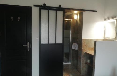 Itxassou House | Etxe goxoan chambres d'hôtes avec cuisine été équipée commune et jaccuzi