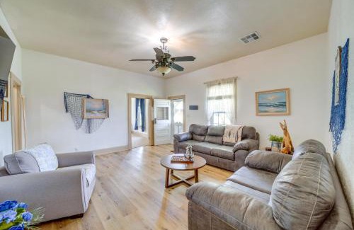 Eufaula House | Eufaula Getaway with Patio, Walk to Beach and Marina!