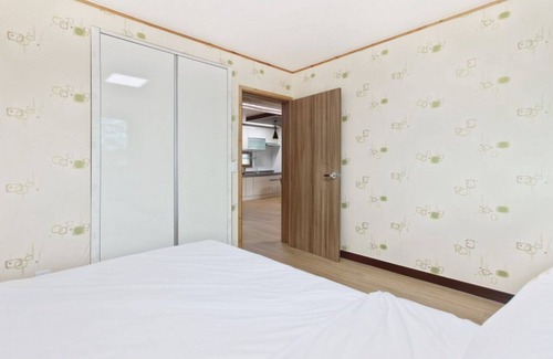 Jeongseon House | Eunseok Healing Maeul Pensionn