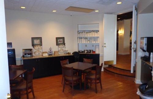 Morgantown Hotel | Euro-Suites Hotel