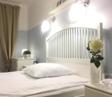 Tomaszow Mazowiecki Apartment | EUROPA22 "Apartament Parkowy" w samym sercu miasta Prestiżowe osiedle z widokiem na park i staw z fontannami Szybkie i Łatwe Zameldowanie
