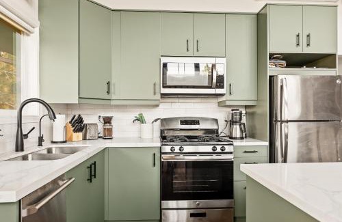 Lake Arrowhead House | EV level 2, Pets Welcome at Sunset Ridge