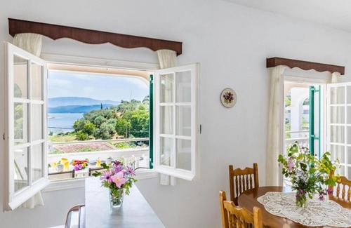 Agios Stefanos Apartment | Evanna