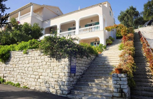 Agios Stefanos Apartment | Evanna