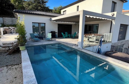Saint-Paul-et-Valmalle Villa | Évasion haut de gamme - Villa with spa & pool, sleeps 4