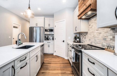 Holland Condo | Evelyn 202 Stunning Downtown Condo w Deck