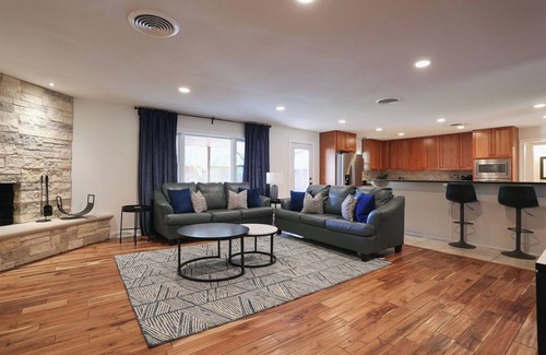Lubbock House | Evening Breeze in Melanie Park